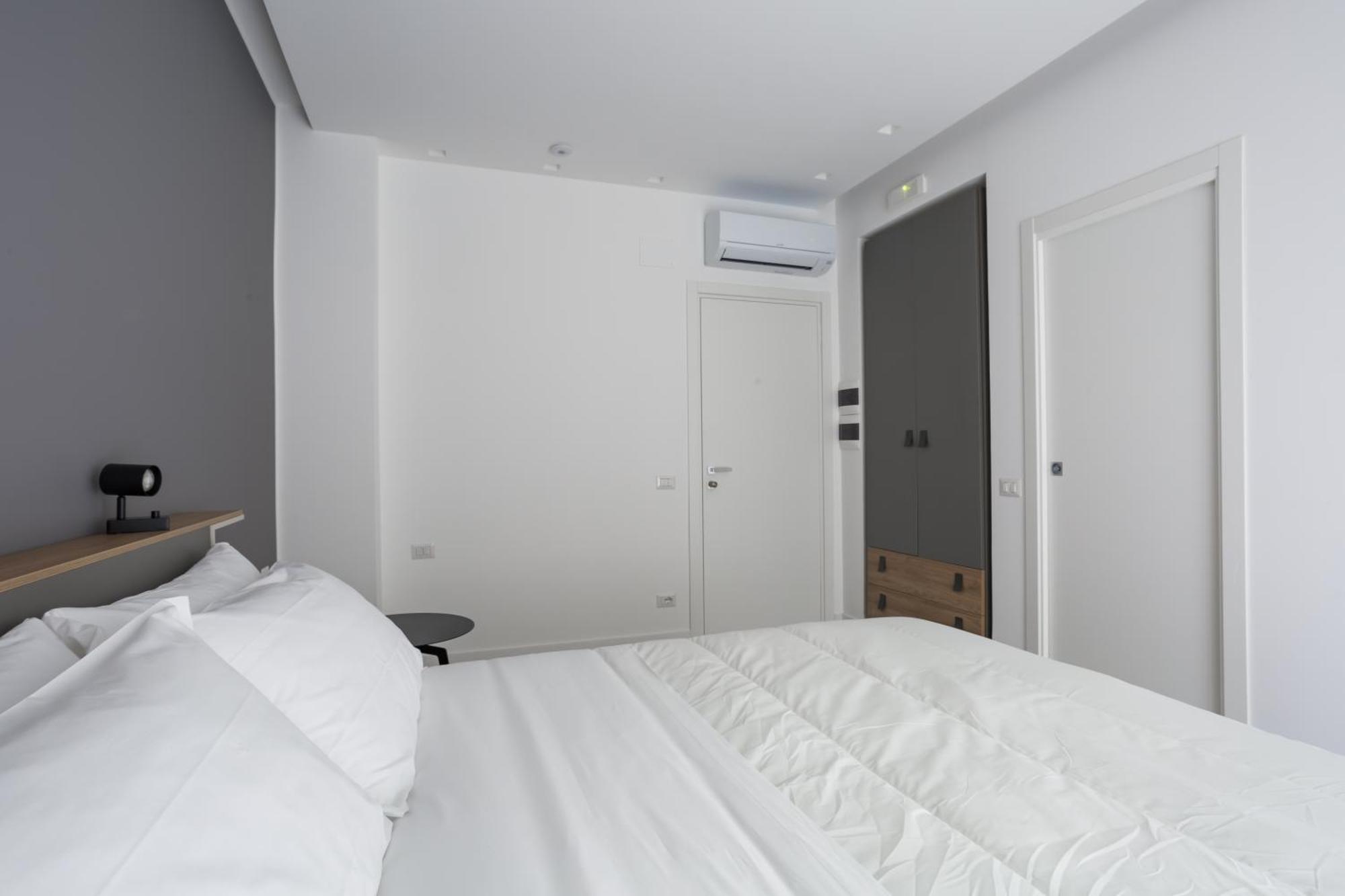 Hotel Napolishine Panorama Caravaggio By Dimorra Esterno foto